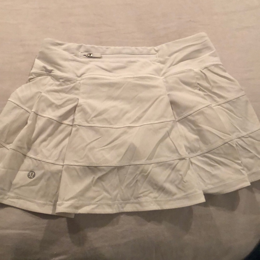 Lululemon skirt size 2 reg